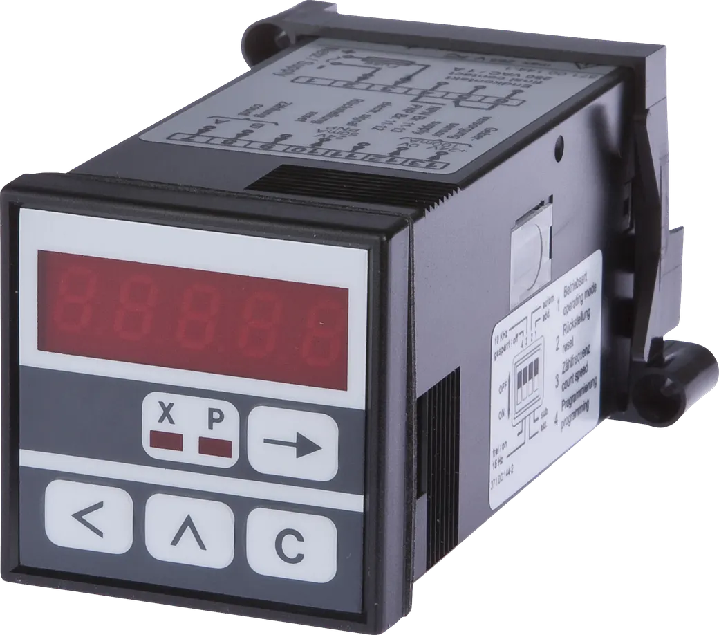 Zähler Multifunktion, 48x108x48mm, Anzeige LED, 5 Dekaden, 10kHz, 1x Vorwahl, 24V DC, 2x Relaiskontakt Wechsler (NO/NC), Schraubanschluss 13polig, IP65, Kunststoff PC, Mit Reset-Funktion, Anzeigebereich 99999, Mit Zeitzählfunktion – Bild 1